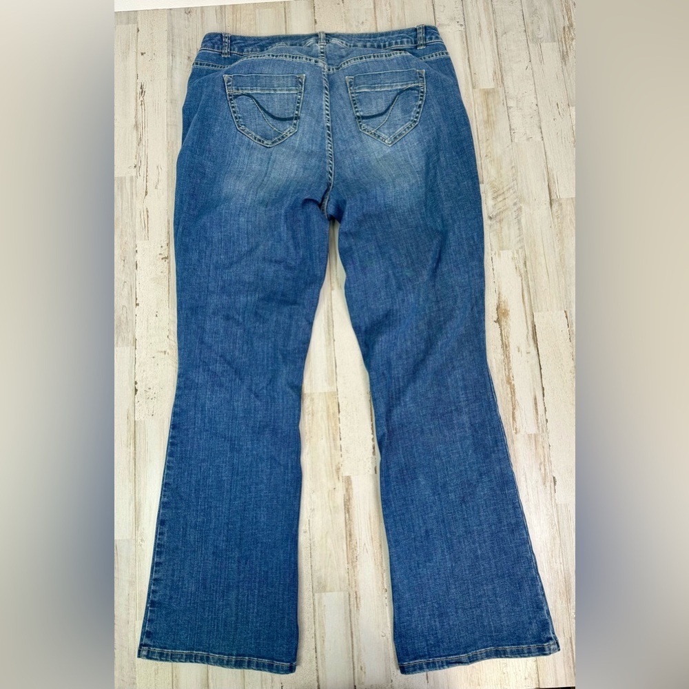 Lane Bryant Women’s Jeans Size 16R Boot Cut Genius Fit - Picture 8 of 10